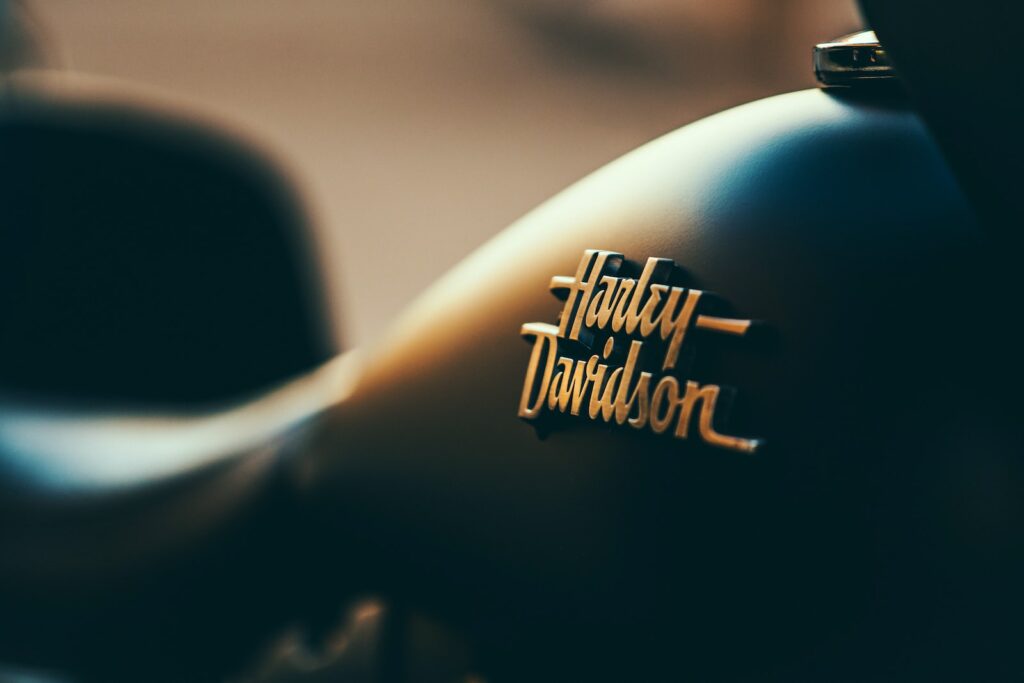 black Harley-Davidson motorcycle fuel tank is it the best bike